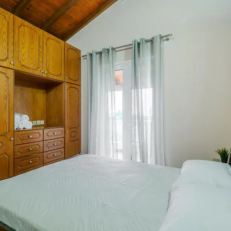 Vakantiehuis Nirvana - Sea View Maisonette In Roda, Offering Tranquility And Comfort On The Enchanting Northern Coast Of Corfu