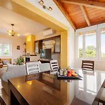 Nirvana - Sea View Maisonette In Roda, Offering Tranquility And Comfort On The Enchanting Northern Coast Of Corfu Hébergement de vacances *