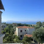 Nirvana - Sea View Maisonette In Roda, Offering Tranquility And Comfort On The Enchanting Northern Coast Of Corfu בית נופש