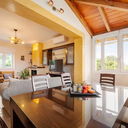 Nirvana - Sea View Maisonette In Roda, Offering Tranquility And Comfort On The Enchanting Northern Coast Of Corfu 別荘 *