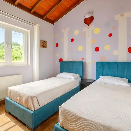 Nirvana - Sea View Maisonette In Roda, Offering Tranquility And Comfort On The Enchanting Northern Coast Of Corfu Feriehus Litheres